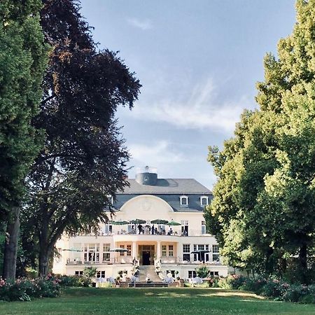 Hotel Schloss Teutschenthal Exterior photo
